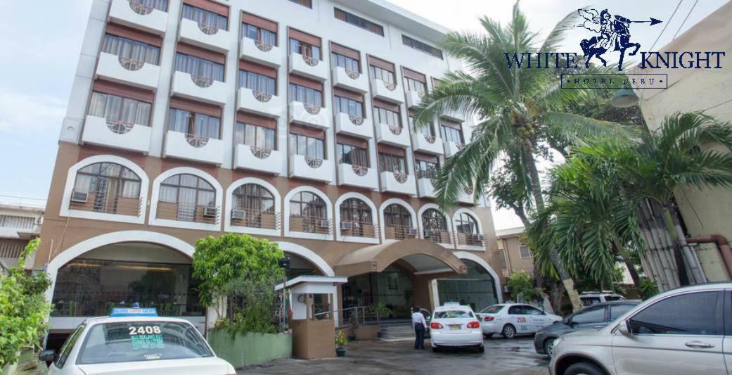 White Knight Hotel Cebu Stadt Exterior foto